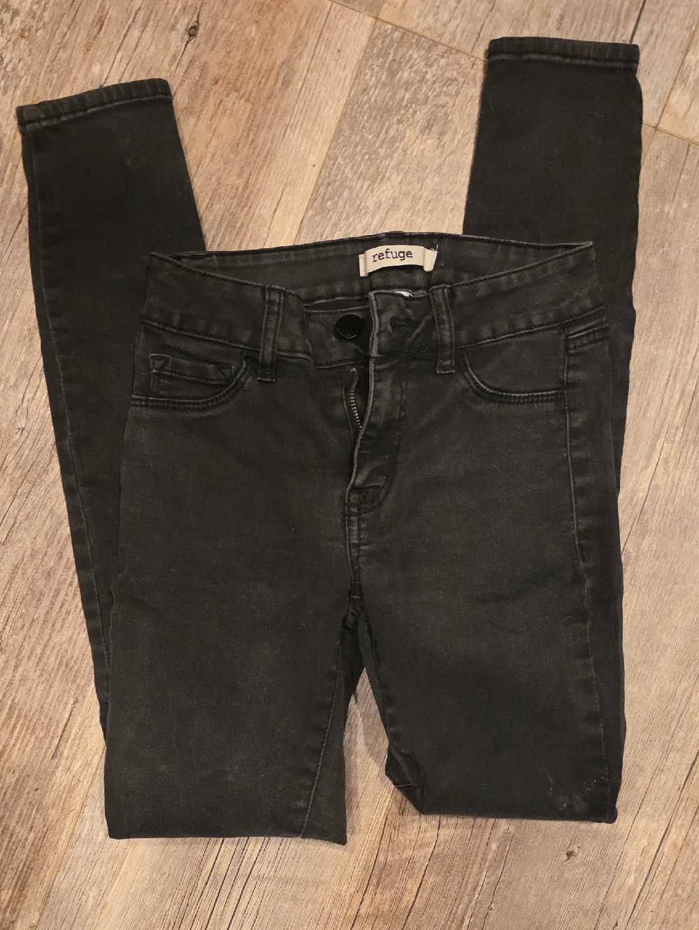 refuge Women's Washed Black Skinny Jeans